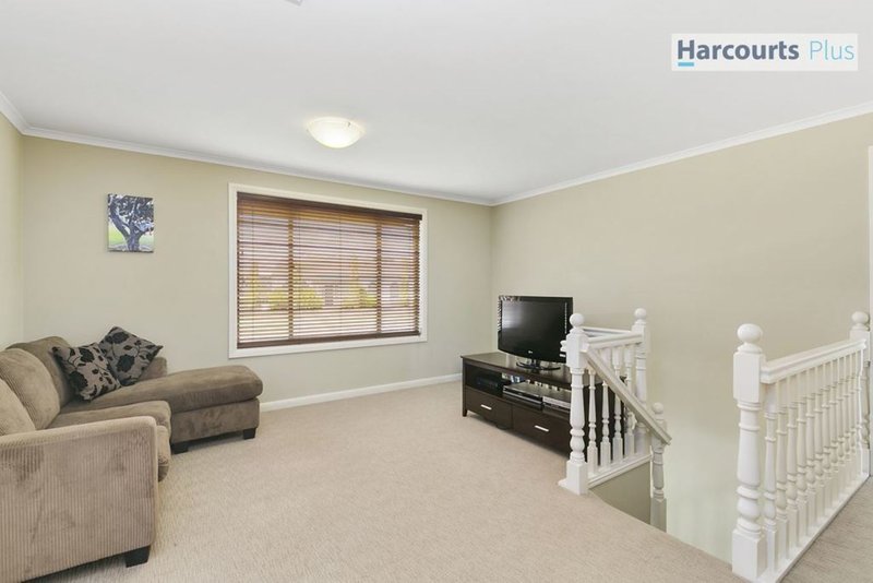 Photo - 15 Kanowna Street, Hallett Cove SA 5158 - Image 11