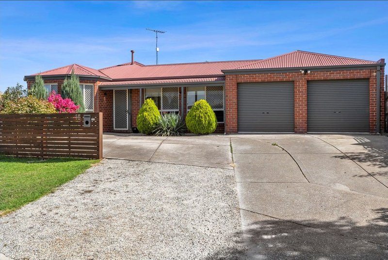 Photo - 15 Karlovac Court, Bell Park VIC 3215 - Image 2