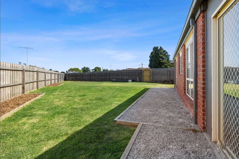 Photo - 15 Karlovac Court, Bell Park VIC 3215 - Image 11