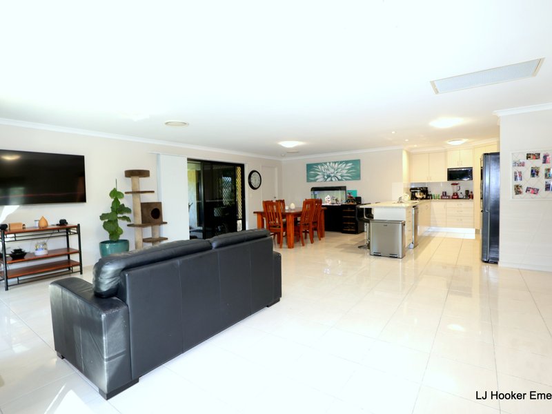 Photo - 15 Kassidy Drive, Emerald QLD 4720 - Image 3