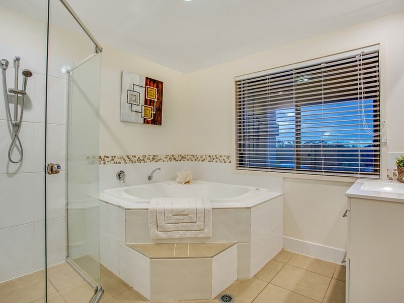 Photo - 15 Kauri Pine St , Reedy Creek QLD 4227 - Image 13