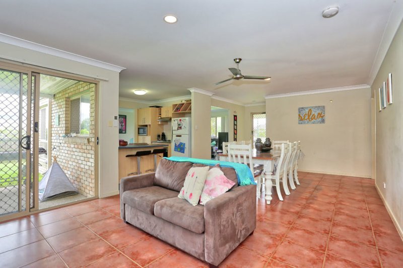 Photo - 15 Keeley Street, Morayfield QLD 4506 - Image 3