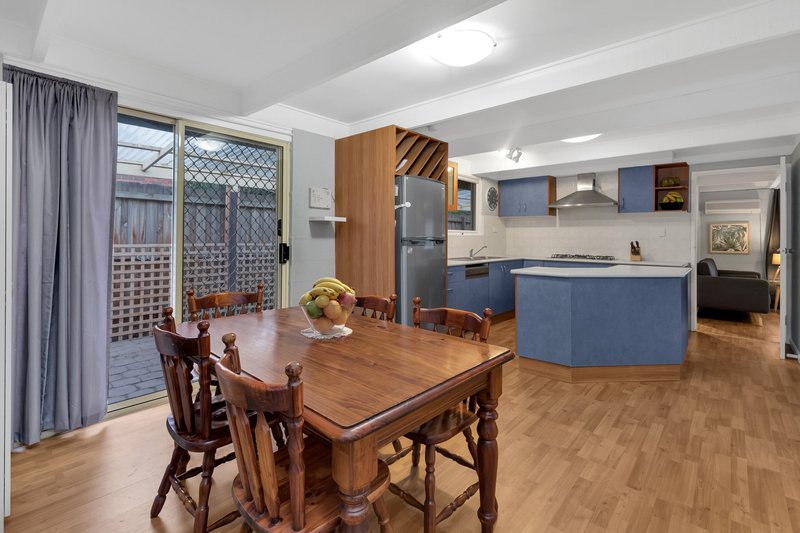 Photo - 15 Kelvin Grove, Werribee VIC 3030 - Image 5