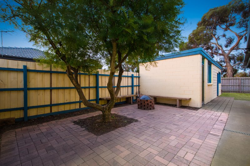 Photo - 15 Kelvin Grove, Werribee VIC 3030 - Image 9