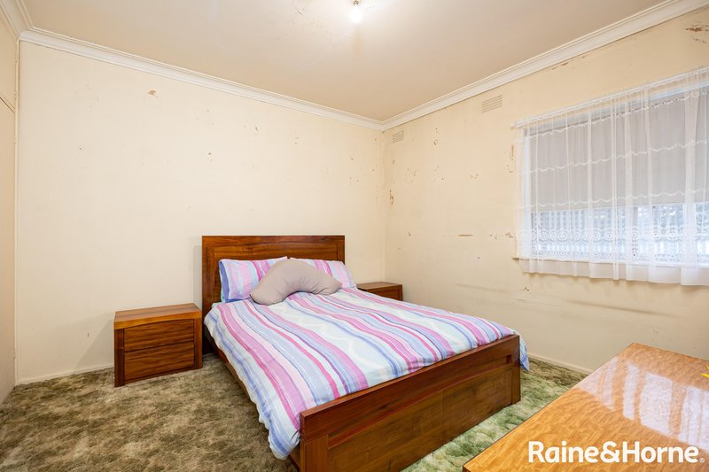 Photo - 15 Kennedy Avenue, Kooringal NSW 2650 - Image 6