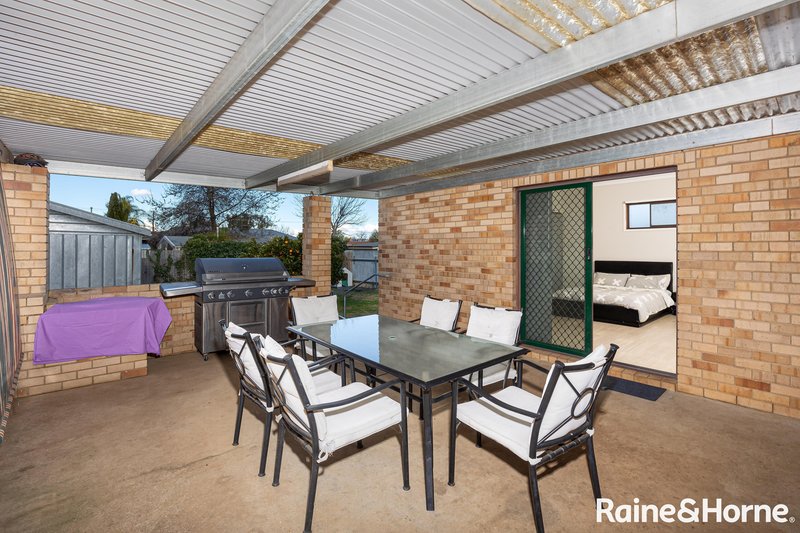 Photo - 15 Kennedy Avenue, Kooringal NSW 2650 - Image 10