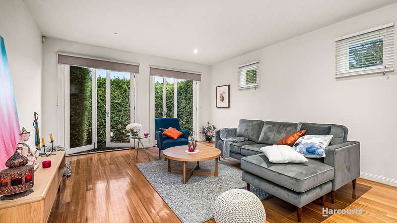 Photo - 15 Kenneth Street, Bulleen VIC 3105 - Image 2