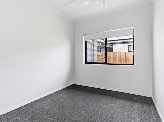 Photo - 15 Kensington Circuit, Yarrabilba QLD 4207 - Image 7
