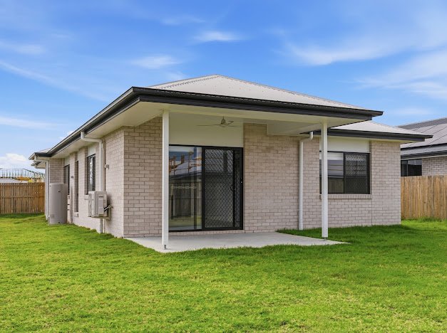 Photo - 15 Kensington Circuit, Yarrabilba QLD 4207 - Image 16