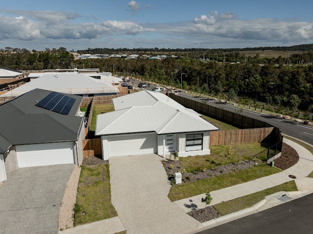 Photo - 15 Kensington Circuit, Yarrabilba QLD 4207 - Image 17