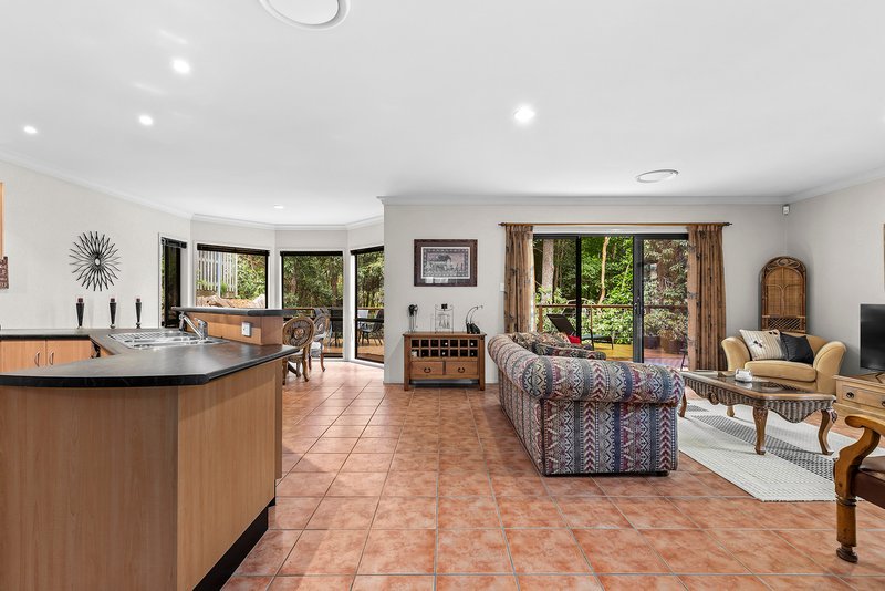 Photo - 15 Kettleton Close, Bridgeman Downs QLD 4035 - Image 5