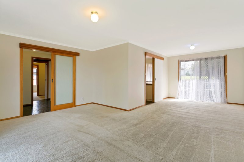 Photo - 15 Kiah Crescent, Sheidow Park SA 5158 - Image 3