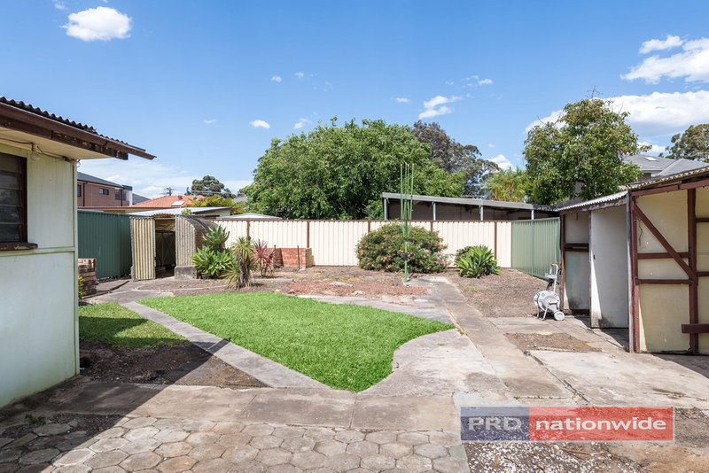 Photo - 15 Killara Avenue, Panania NSW 2213 - Image 5