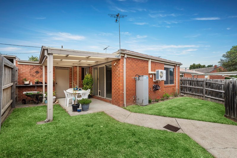 Photo - 15 Killerton Crescent, Heidelberg West VIC 3081 - Image 9