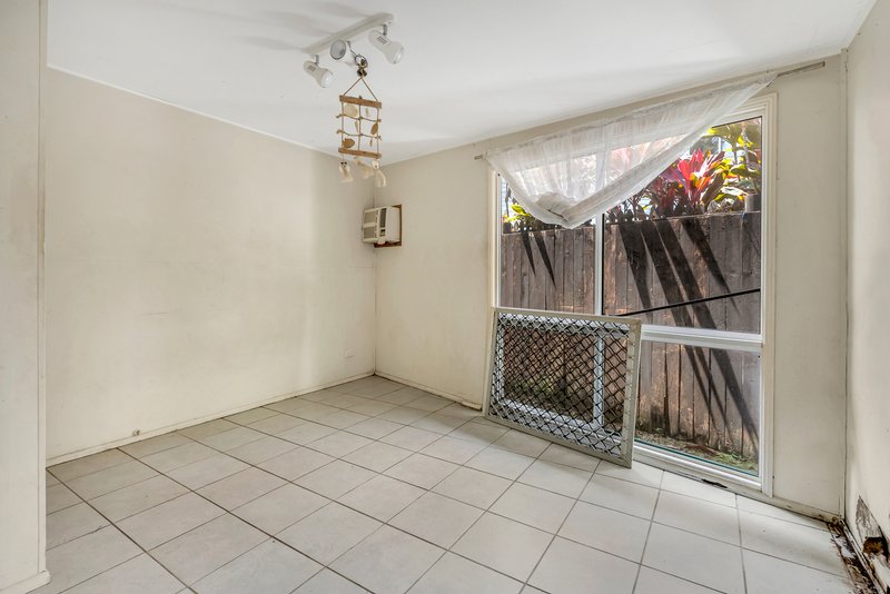 Photo - 15 Kingsford Street, Mooroobool QLD 4870 - Image 8