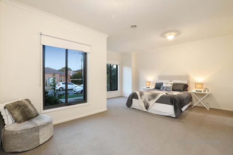 Photo - 15 Kirkwood Avenue, Epping VIC 3076 - Image 5