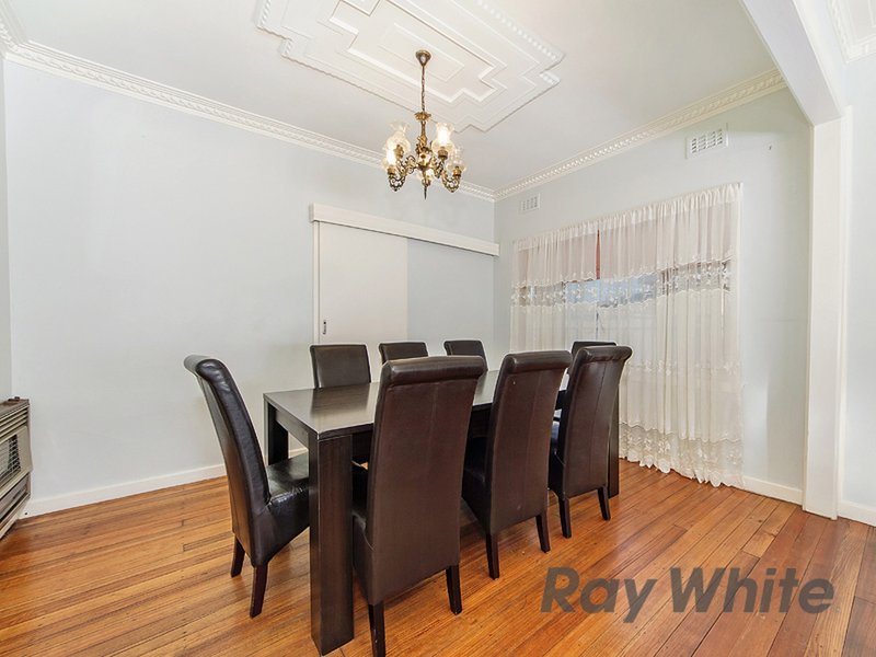 Photo - 15 Kodre Street, St Albans VIC 3021 - Image 3