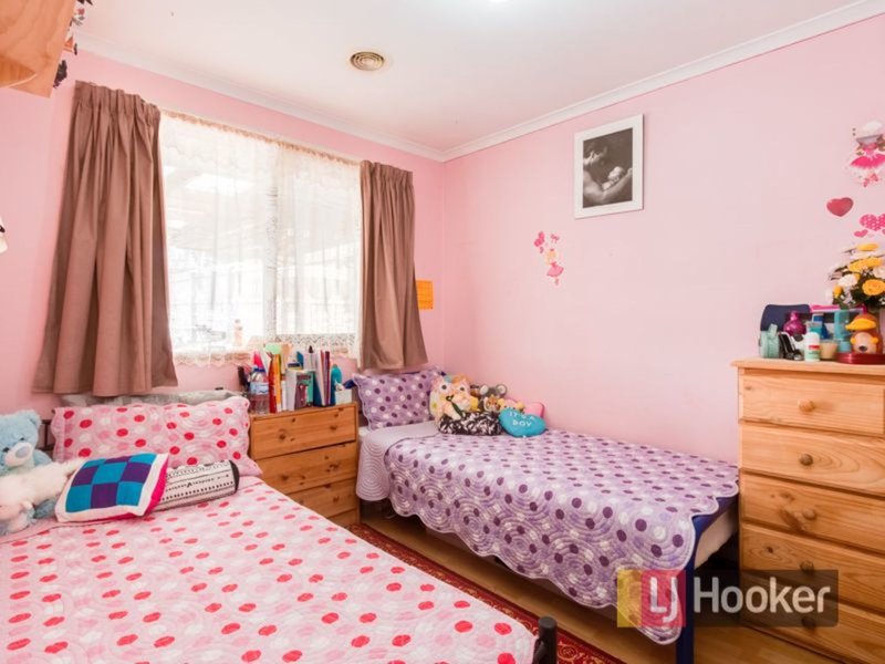 Photo - 1/5 Kooyong Close, Hampton Park VIC 3976 - Image 6