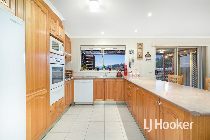 Photo - 15 Kristina Court, Pakenham VIC 3810 - Image 6