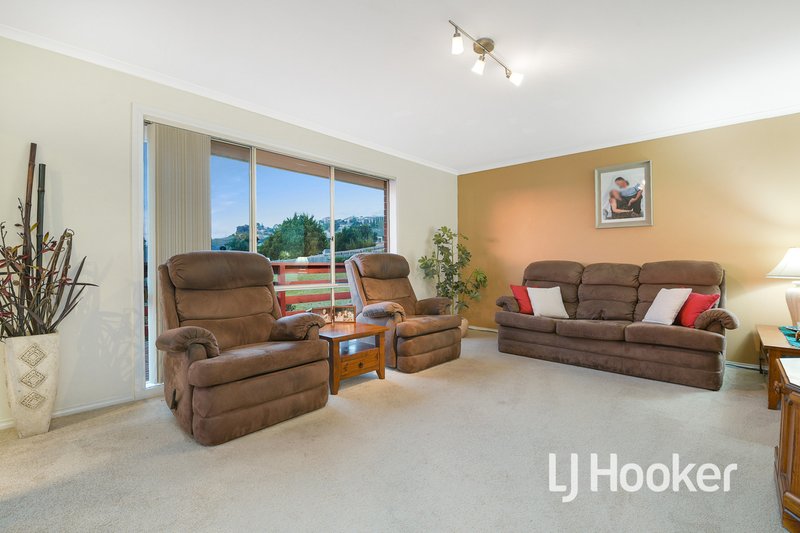 Photo - 15 Kristina Court, Pakenham VIC 3810 - Image 11