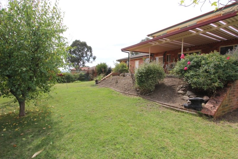 Photo - 15 Kurumben Place, West Bathurst NSW 2795 - Image 4