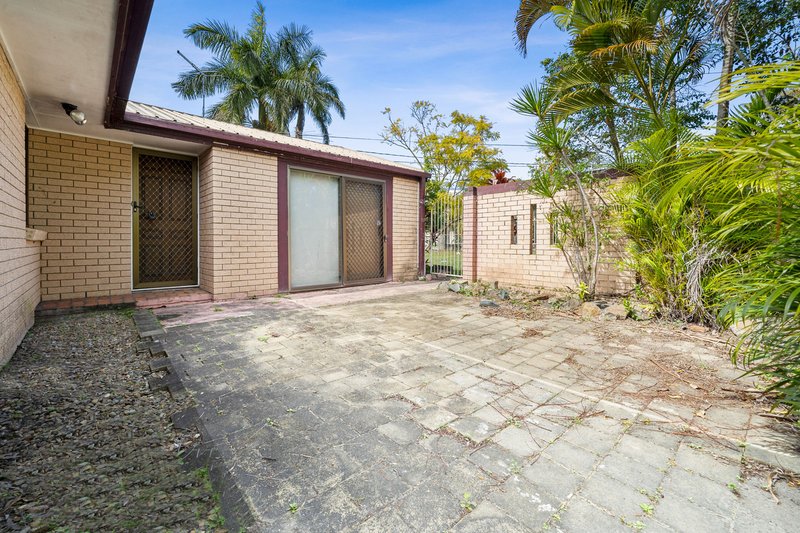 Photo - 15 Kyogle Street, Crestmead QLD 4132 - Image 13