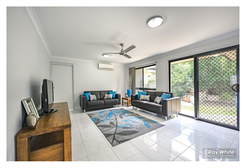 Photo - 15 Laird Avenue, Norman Gardens QLD 4701 - Image 2