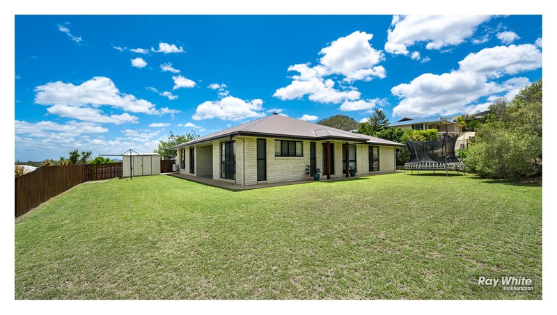 Photo - 15 Laird Avenue, Norman Gardens QLD 4701 - Image 6