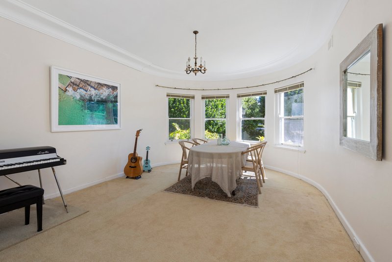 Photo - 15 Lakeside Crescent, North Manly NSW 2100 - Image 5