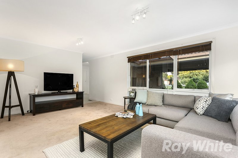 Photo - 15 Lalor Close, Mulgrave VIC 3170 - Image 3