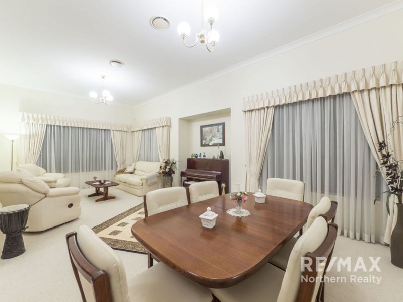 Photo - 15 Lambertia Court, Albany Creek QLD 4035 - Image 5