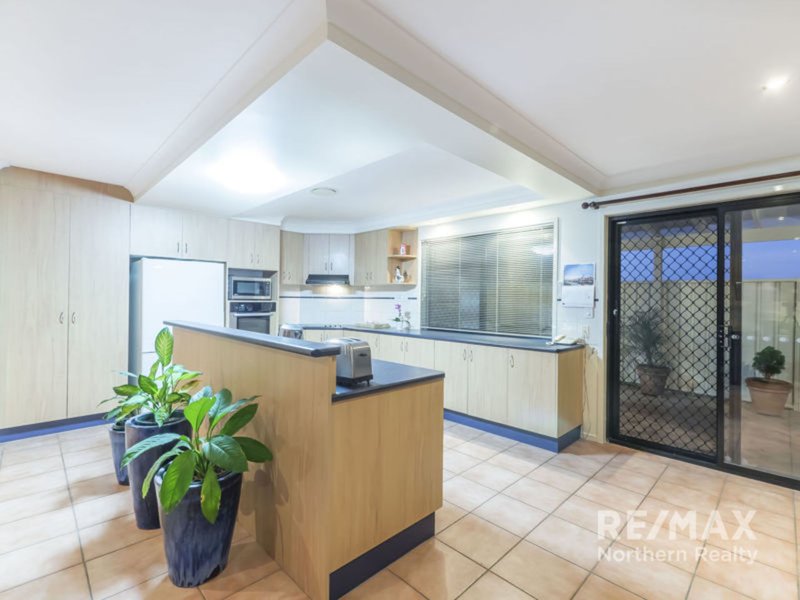 Photo - 15 Lambertia Court, Albany Creek QLD 4035 - Image 9