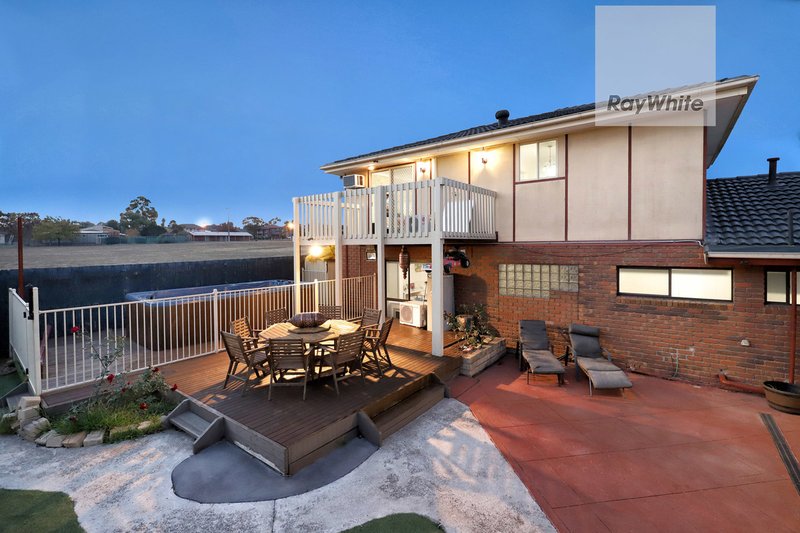 Photo - 15 Lancaster Court, Greenvale VIC 3059 - Image 15