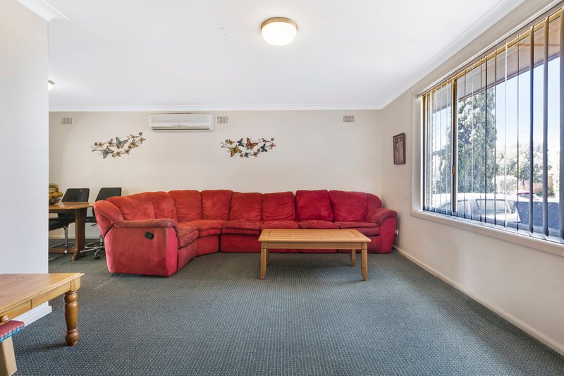 Photo - 15 Larool Street, Tamworth NSW 2340 - Image 2