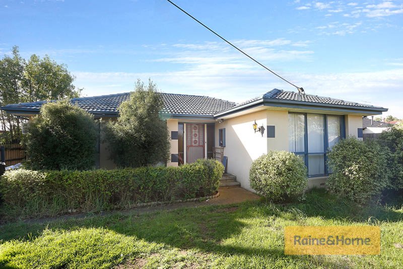 15 Lawson Road, Melton South VIC 3338