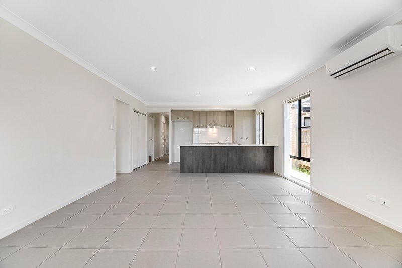 Photo - 15 Learning Street, Coomera QLD 4209 - Image 4