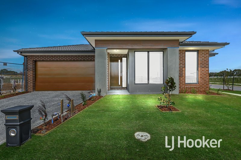 15 Lefrant Way, Cranbourne South VIC 3977