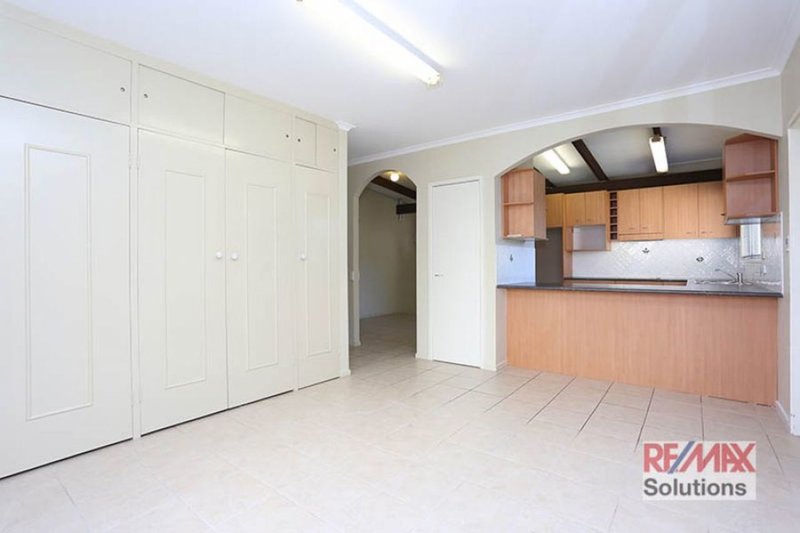 Photo - 15 Leitchs Road South, Albany Creek QLD 4035 - Image 2