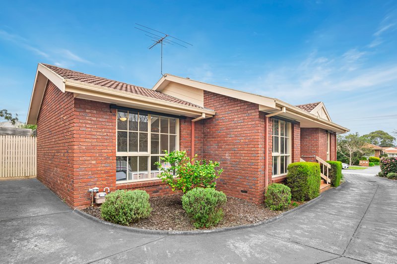 Photo - 1/5 Leith Road, Macleod VIC 3085 - Image 1