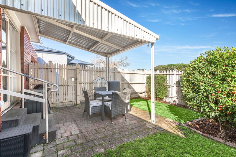Photo - 1/5 Leith Road, Macleod VIC 3085 - Image 7