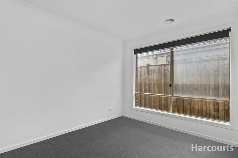 Photo - 15 Leveret Way, Narre Warren South VIC 3805 - Image 5