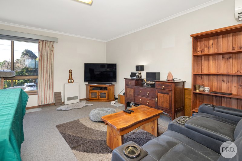 Photo - 15 Lewis Court, Sebastopol VIC 3356 - Image 6