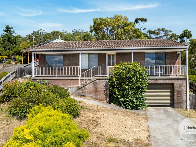 15 Lighton Way, Lenah Valley TAS 7008