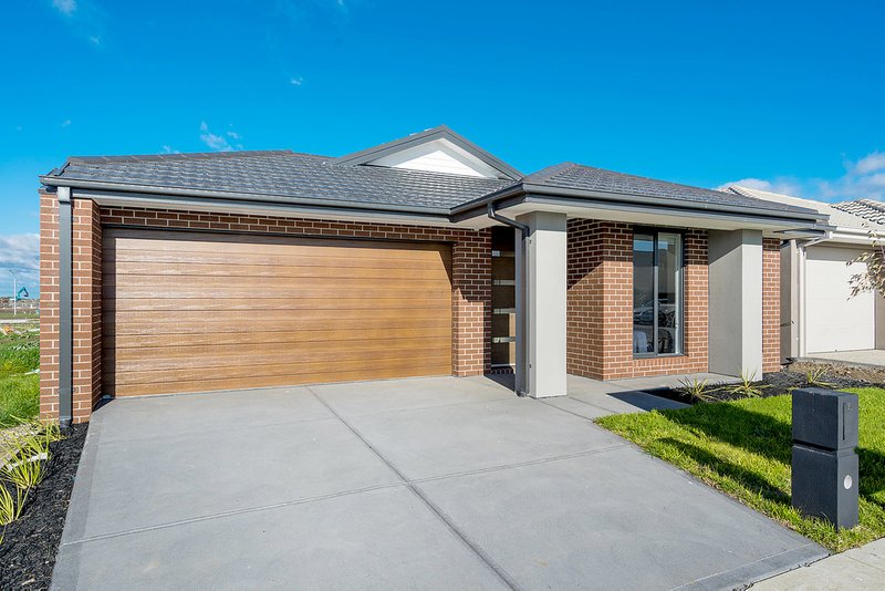 Photo - 15 Lignum Street, Craigieburn VIC 3064 - Image 3