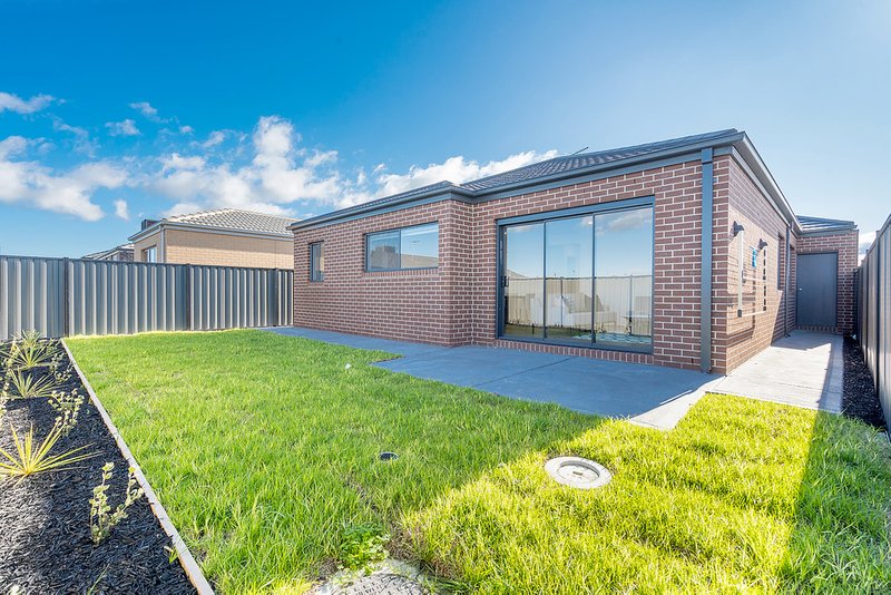 Photo - 15 Lignum Street, Craigieburn VIC 3064 - Image 17