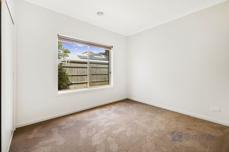 Photo - 1/5 Lilly Pilly Court, Darley VIC 3340 - Image 9