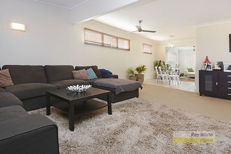 Photo - 15 Lindale Street, Chermside West QLD 4032 - Image 2