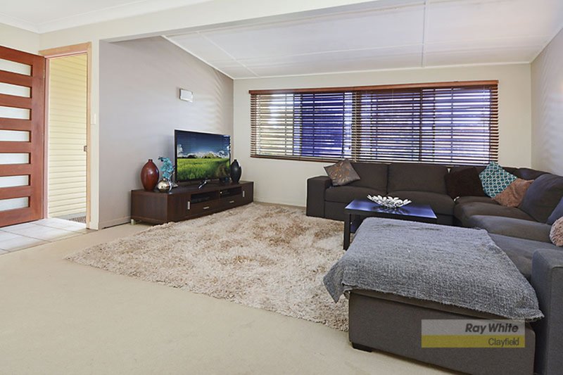 Photo - 15 Lindale Street, Chermside West QLD 4032 - Image 3