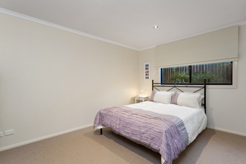 Photo - 15 Lindwall Place, Nicholls ACT 2913 - Image 14