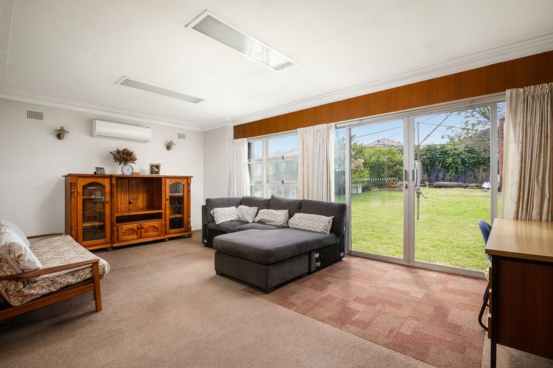 Photo - 15 Linton Street, Baulkham Hills NSW 2153 - Image 2